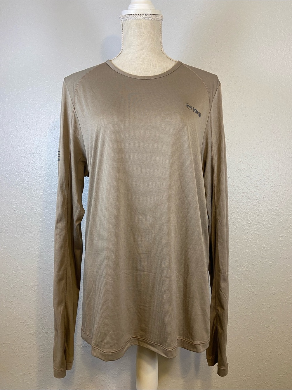 Janji Cream Tan Men's Run All Day Long Sleeve Athletic Top Size Medium